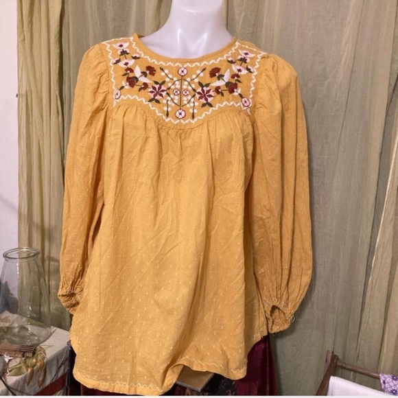 Max Studio Tops - Max Studion Embroidered boho goldenrod Women's Top M bust 40”
